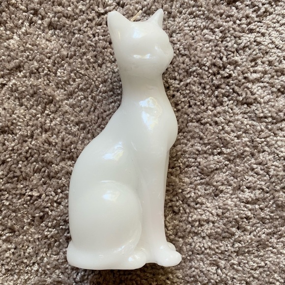 White Vintage Cat Candle - Picture 10 of 12